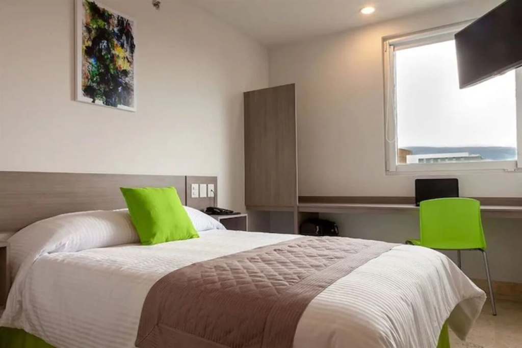 SR Hotel