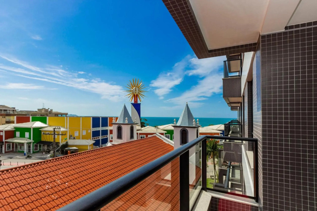 AION 205 - Apartamento a 50 metros da praia de Bombinhas - Piscina e Academia com Vista Panorâmica