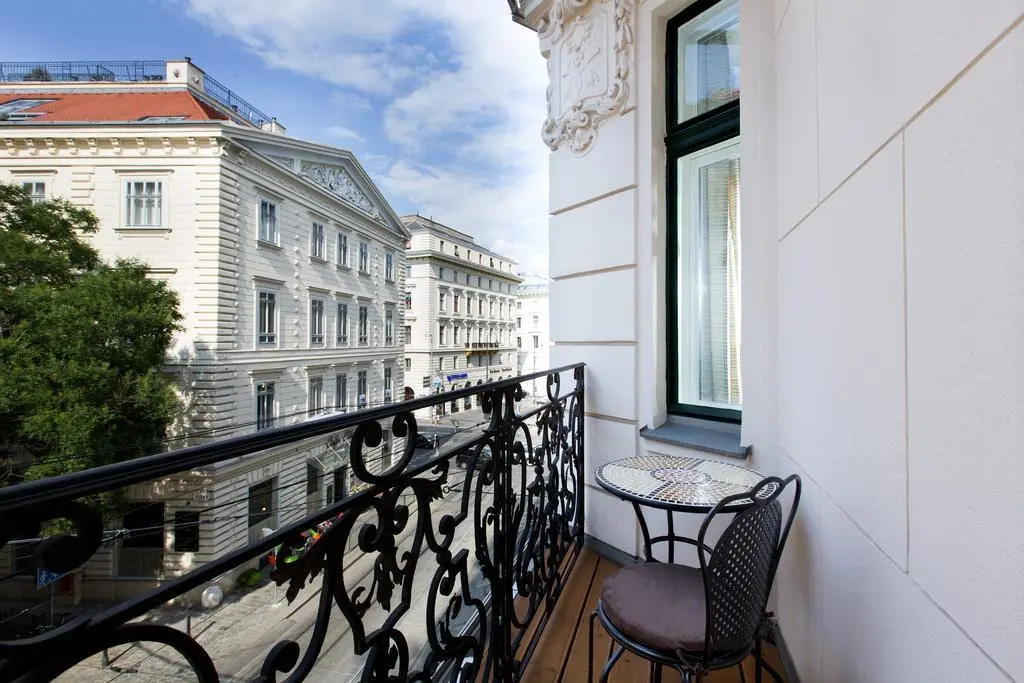 Balcony & Terrace