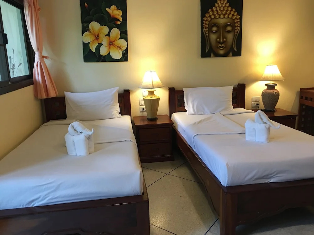 Deluxe Double room with balcony (full double bed)