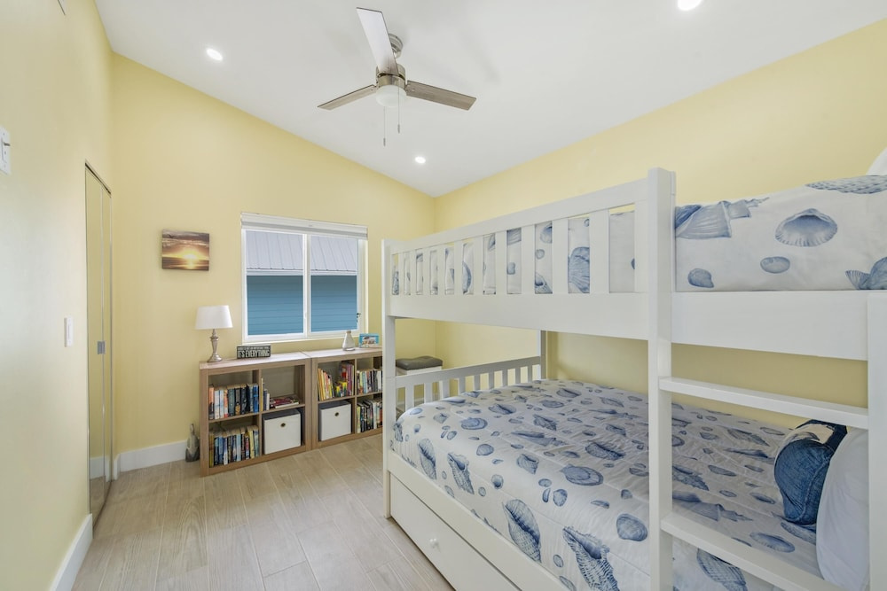 Upper Deck — 5