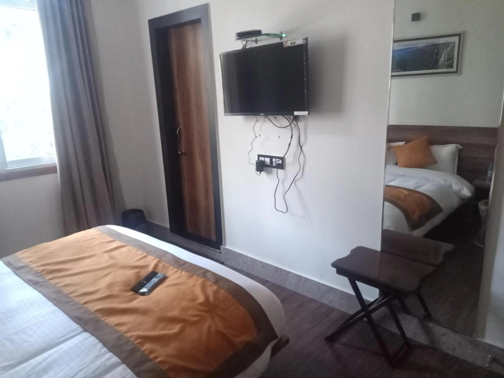 Banalari Pine Inn