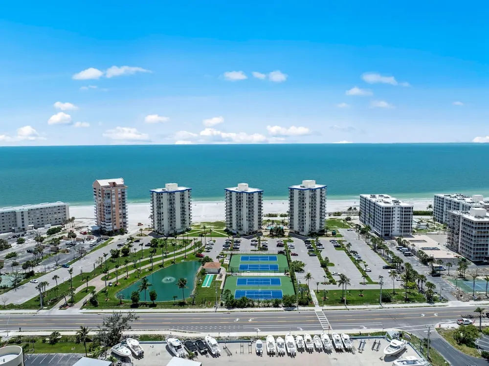 Estero Beach Tennis 1004c Direct Gulf Water Views