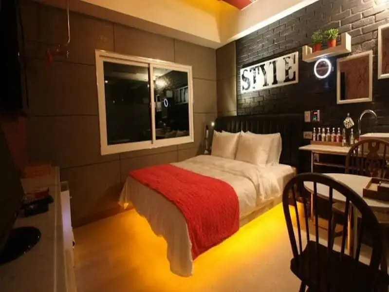 February Boutique Hotel - фото 2