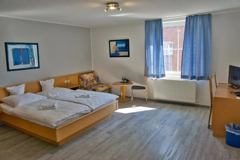 Standard Double room (full double bed)