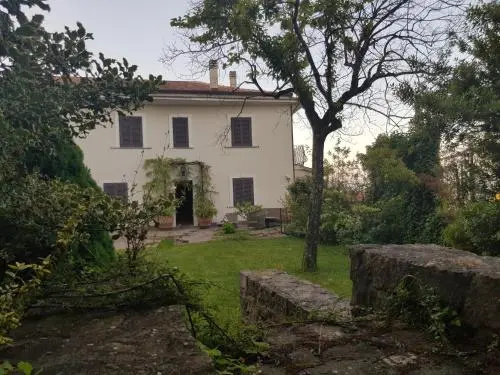 Old Chestnut House