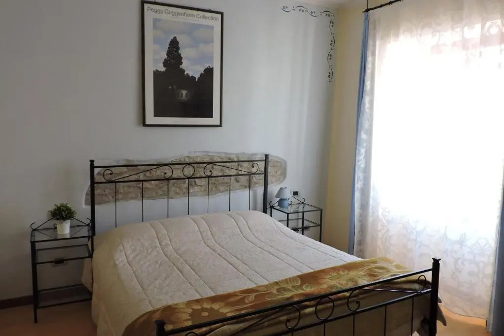 Standard Double room with balcony (full double bed)