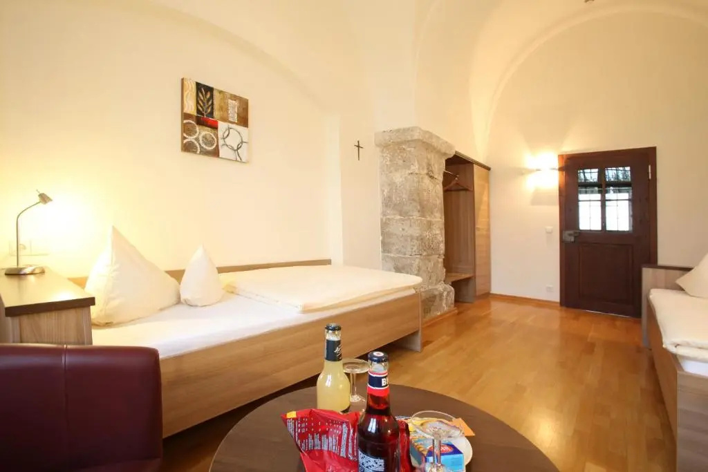 Standard Double room (full double bed)