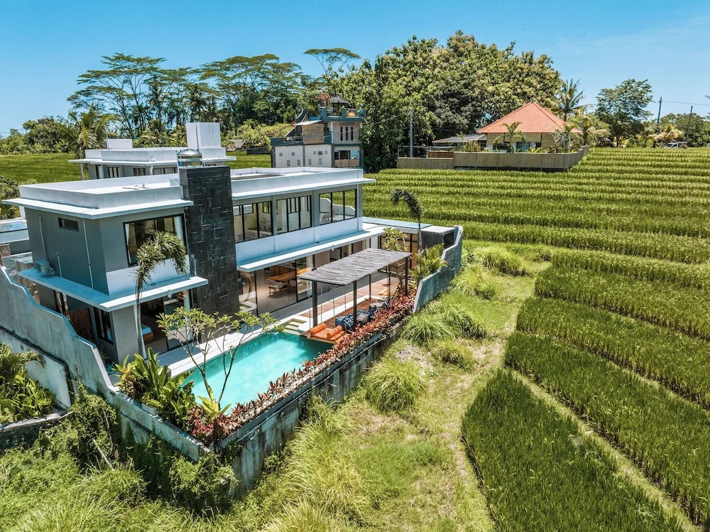 Villa Asri - Tropical 3BR Villa