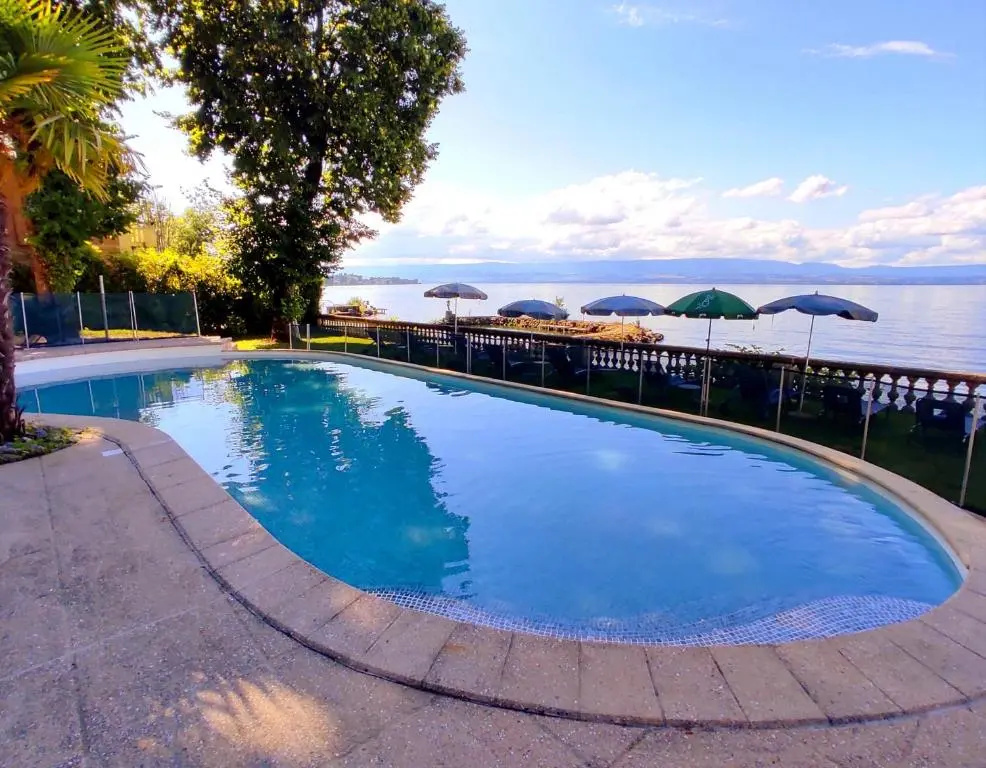 Standard Double room with pool view (full double bed)