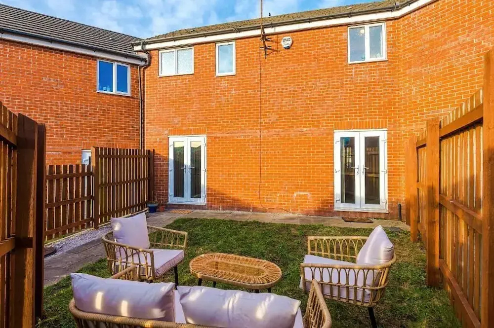 Gorton Place- Contractors & Families