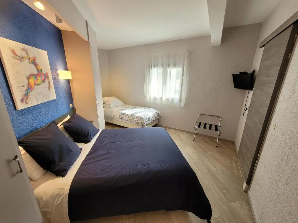 Standard Triple room