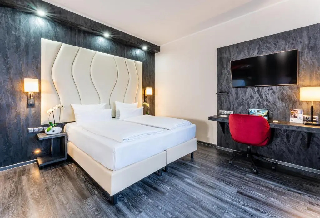 Premium Double room with lake view (twin beds)