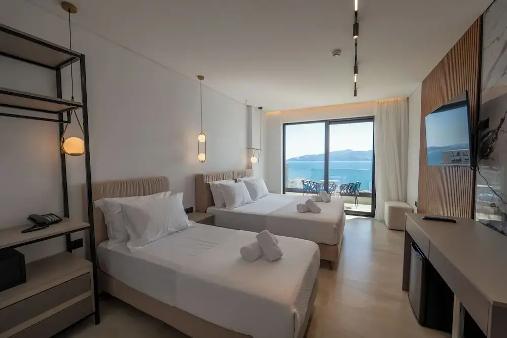 Superior Triple room with balcony and with sea view