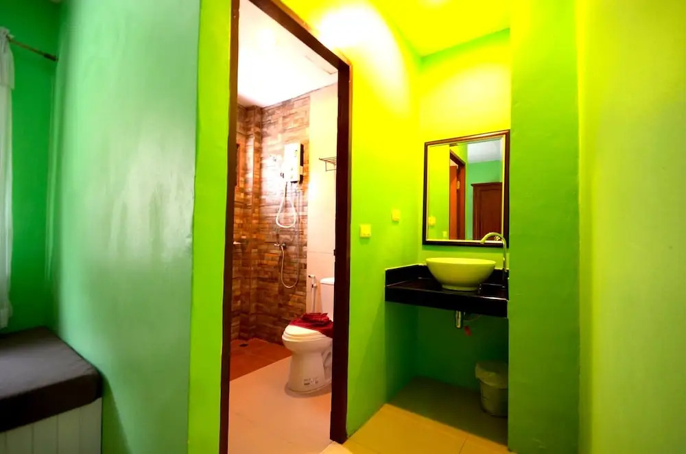 Двухместный номер Standard двуспальная кровать в Enrico Hostel Patong