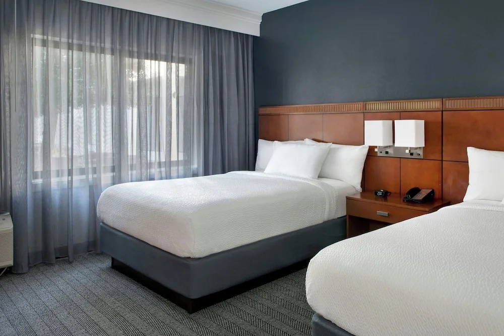 1 Bedroom Suite