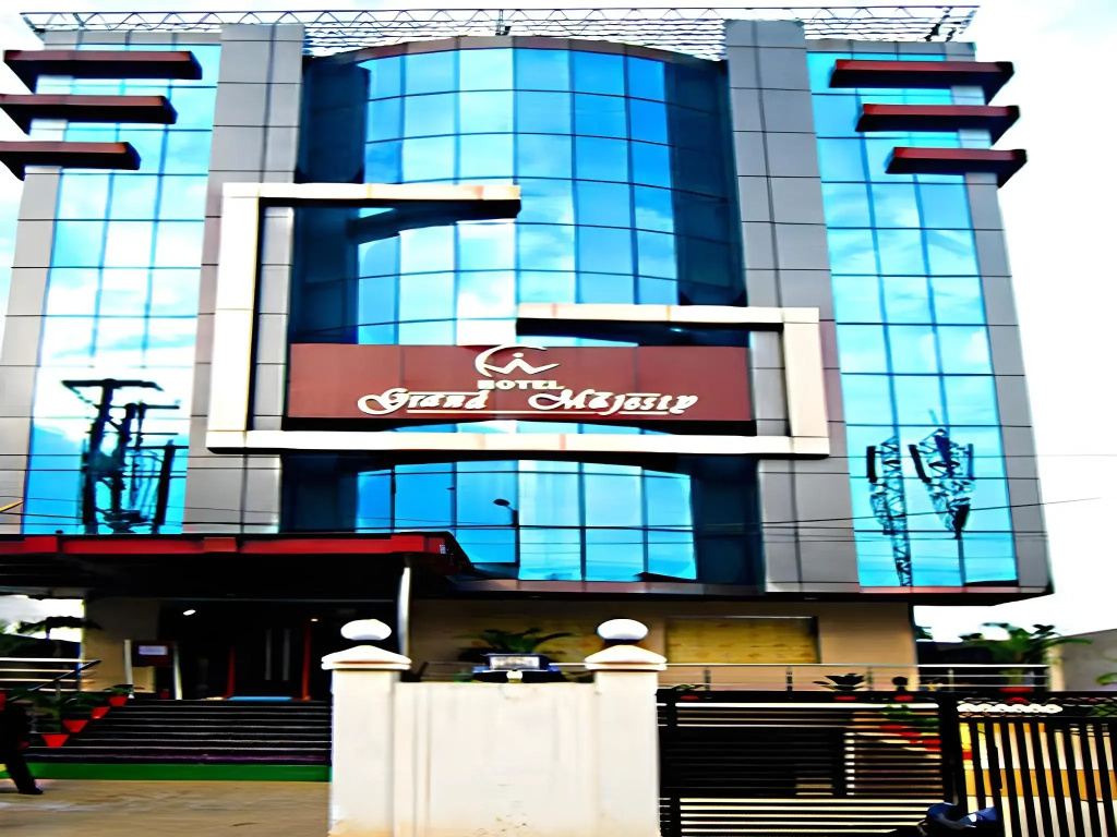 OYO 2988 Hotel Grand Majesty