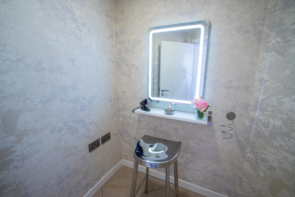 Executive Double Suite with balcony and with river view (full double bed)