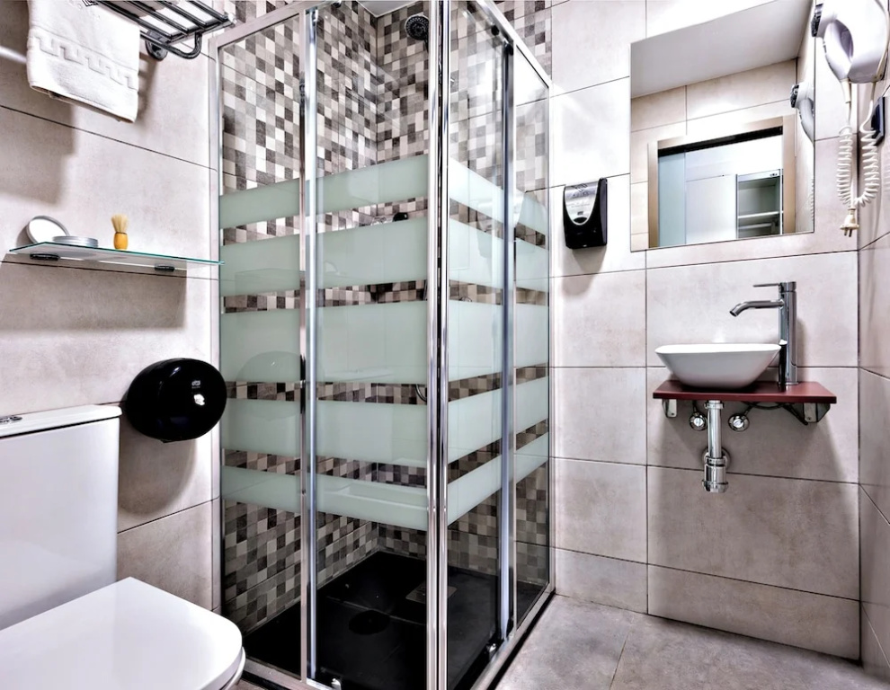 Superior Double room with balcony (full double bed)