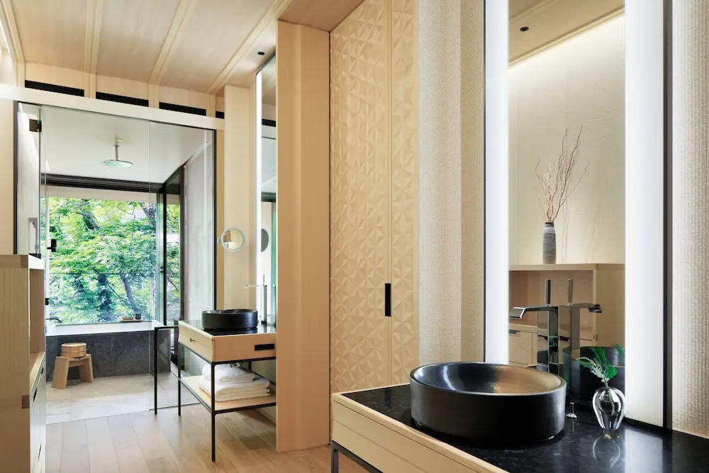Standard Quadruple room with garden view