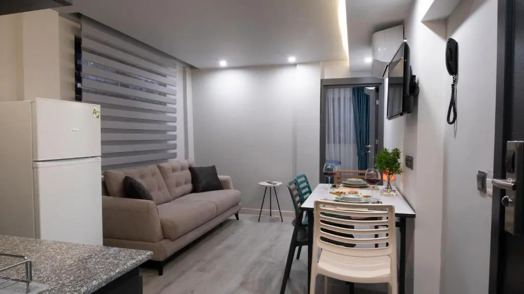 Standard Double Suite (full double bed)
