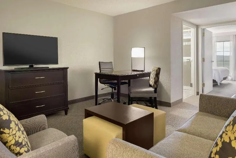 Embassy Suites by Hilton Atlanta Alpharetta - Chambres