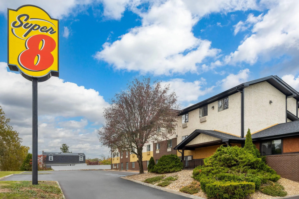 Super 8 by Wyndham Hagerstown I-70