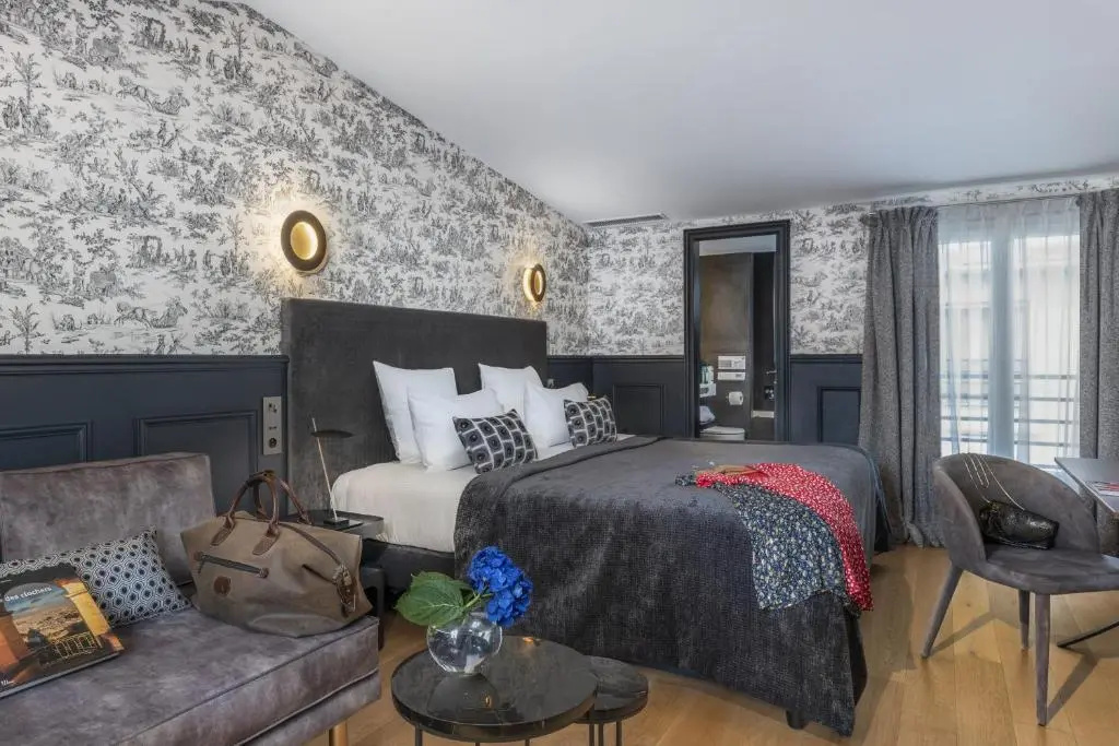 Hotel Cambon 73