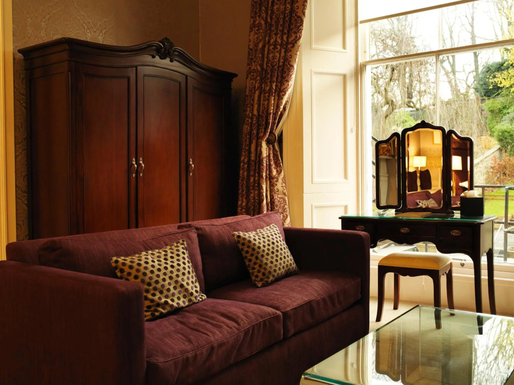 24 Royal Terrace Hotel by null