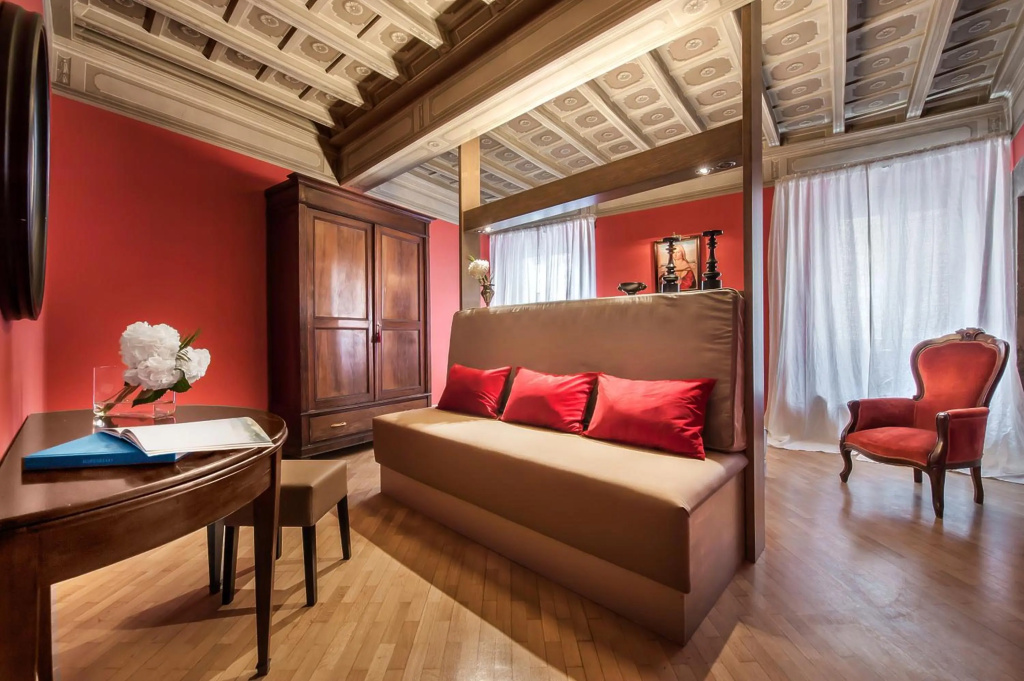 Raffaello Charmsuite — 3