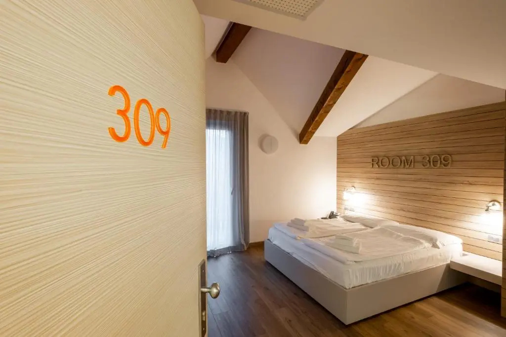 Superior Double room (full double bed)