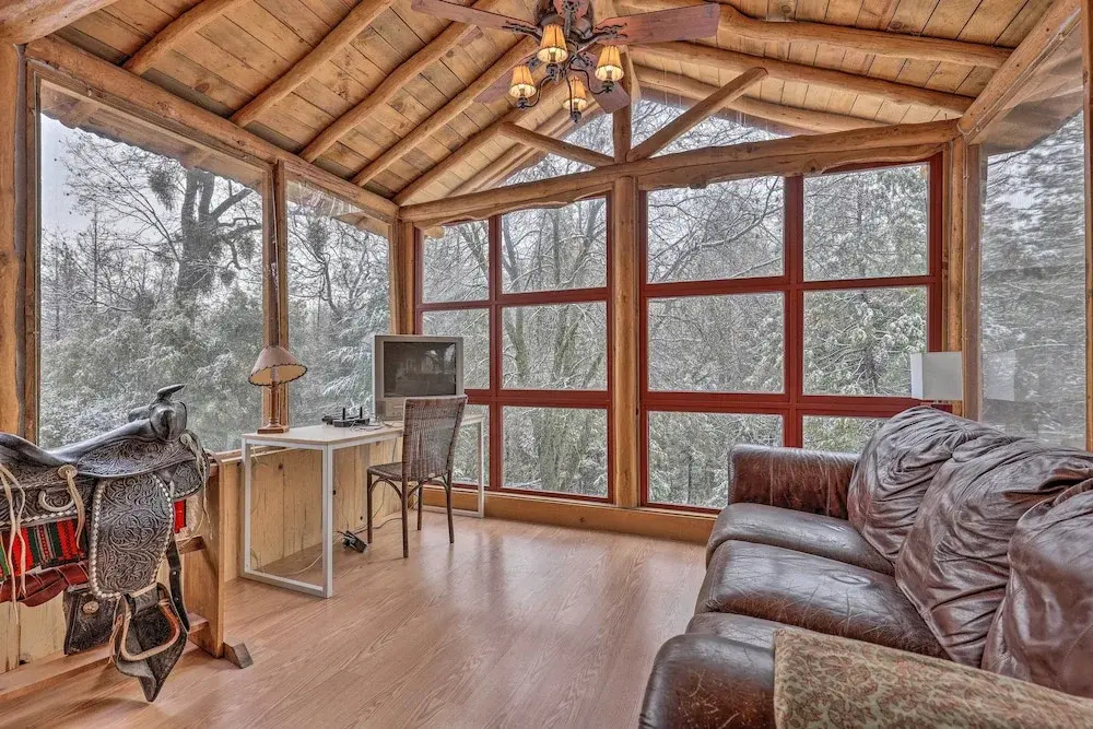 Creekside Cabin 8 Mi to Kings Canyon National Park