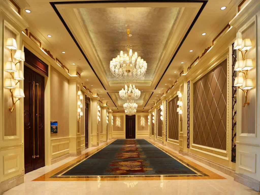 Lobby & Reception