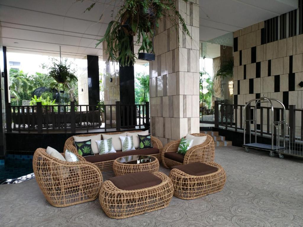 Апартаменты с видом на море в The Riviera Wongamat Hong Apartment