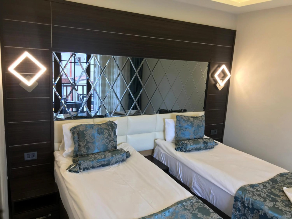Venus Hotel — 4