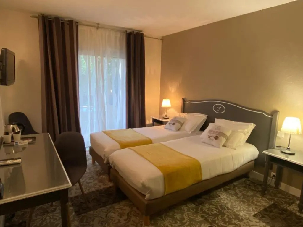 Standard Double room with balcony (twin beds)