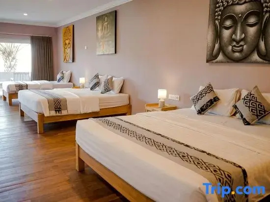 Standard Family room with garden view