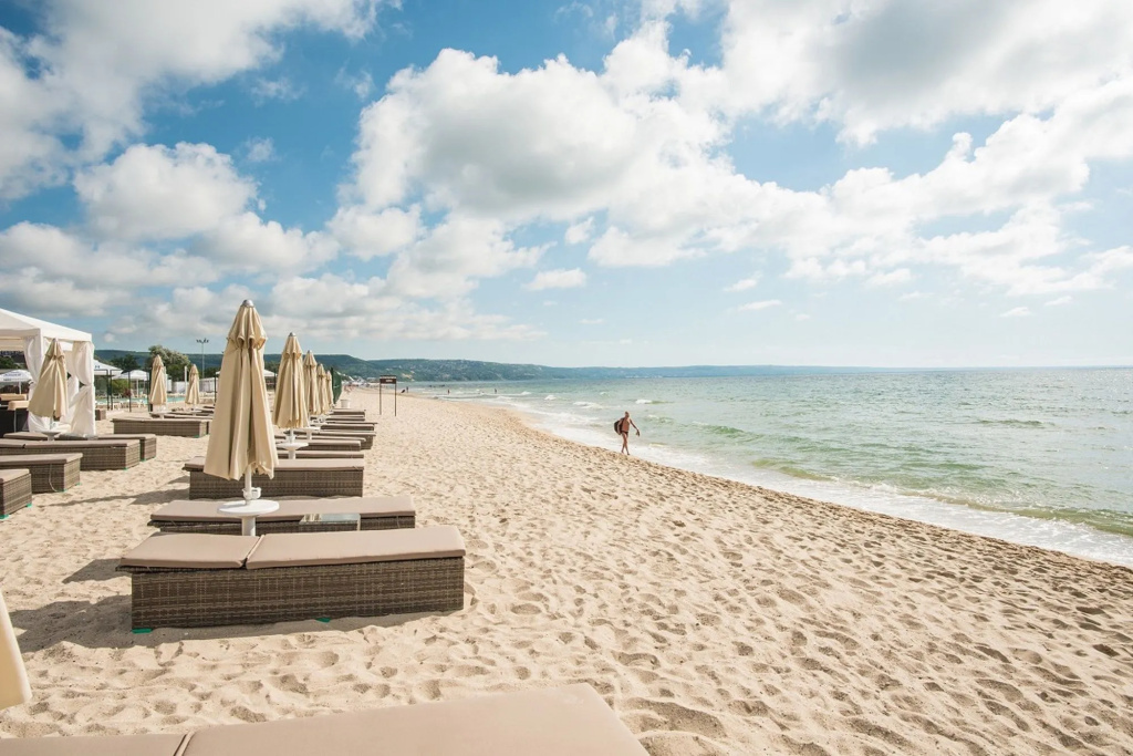 Beach & Waterfront