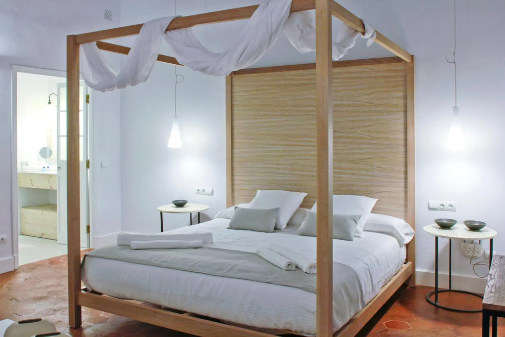 Superior Double room (full double bed)