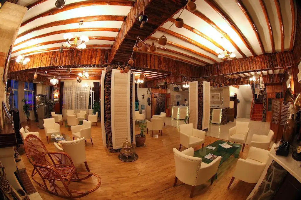 Lobby & Reception