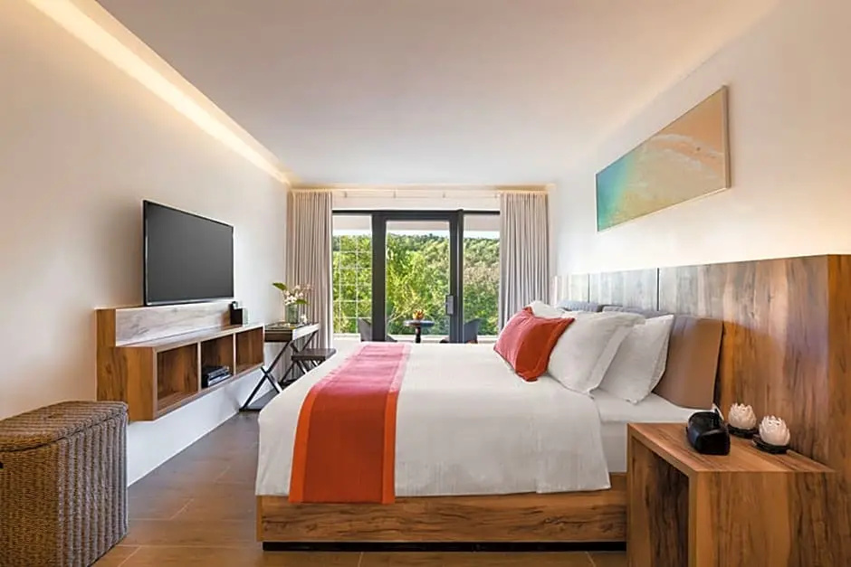 Suite with garden view