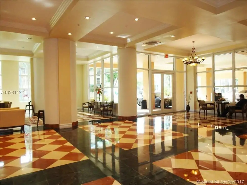 Beautiful Asian Retreat 2bd/2bth Apt. min to Beach
