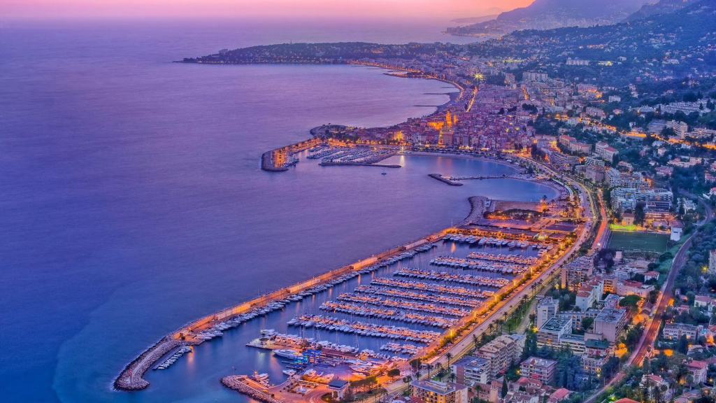 Beach & Waterfront