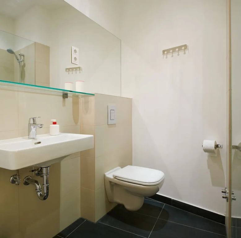 Standard Sextuple room