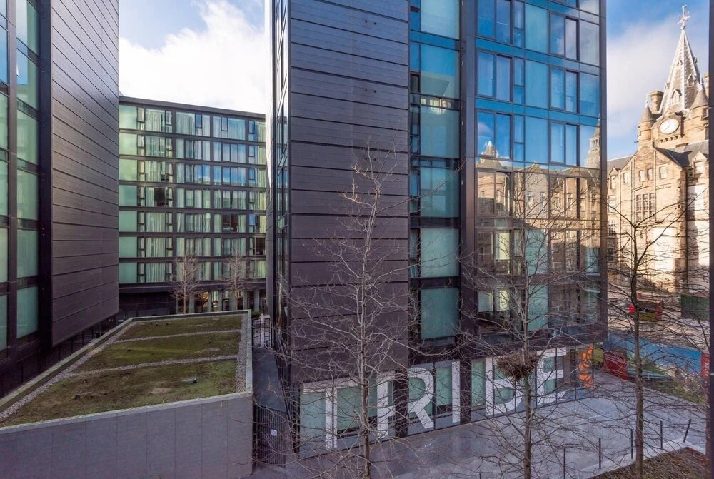 Modern Yet Homely Quartermile Apartment With Elevator