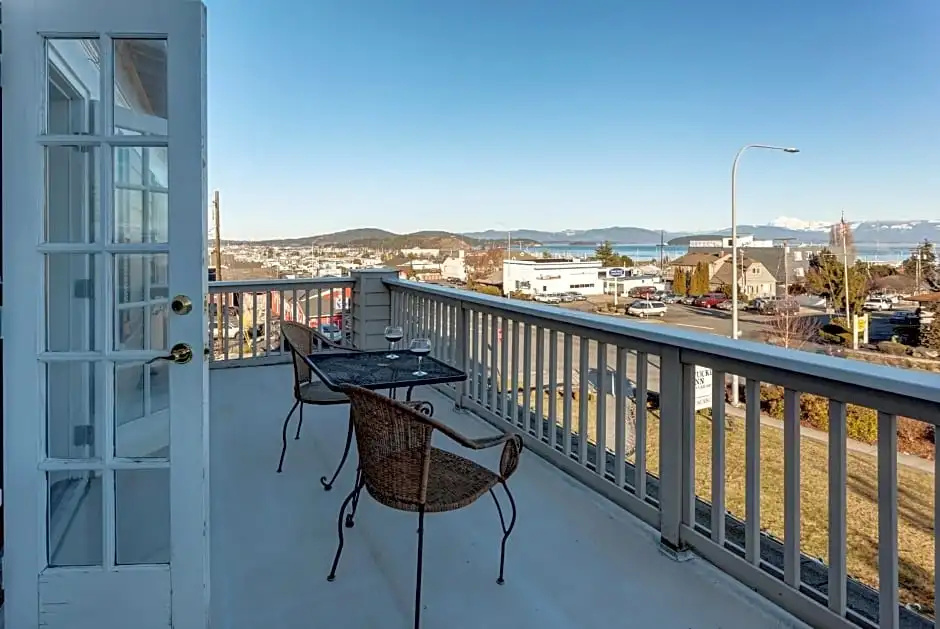 Standard Double room with balcony (full double bed)