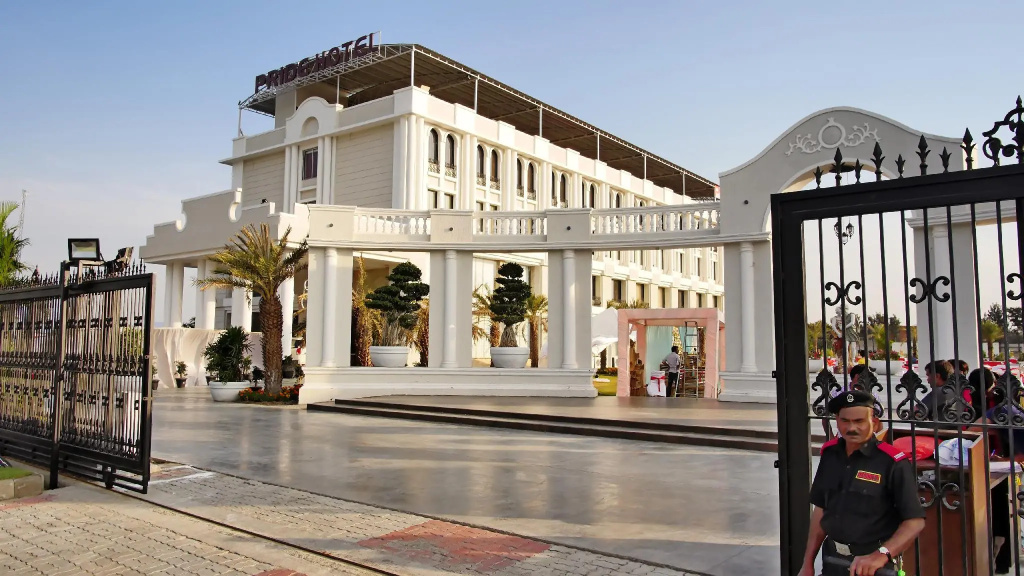 Pride Hotel & Convention Centre Indore - фото 22