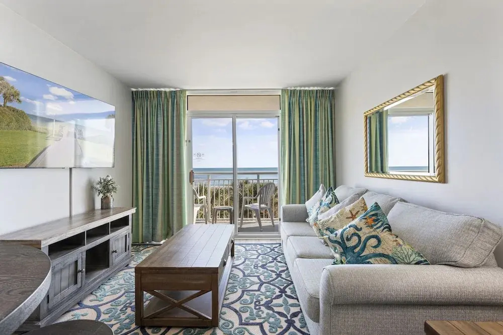 Standard Family room with balcony and oceanfront