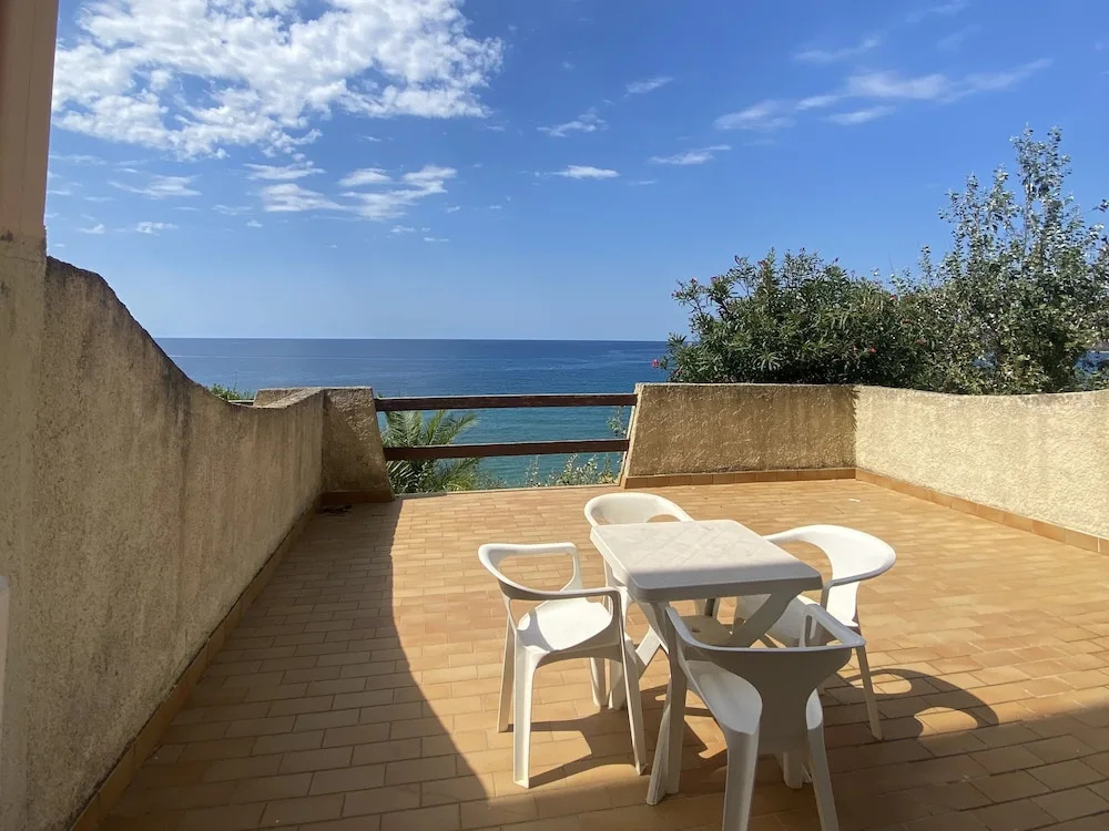 Balcony & Terrace