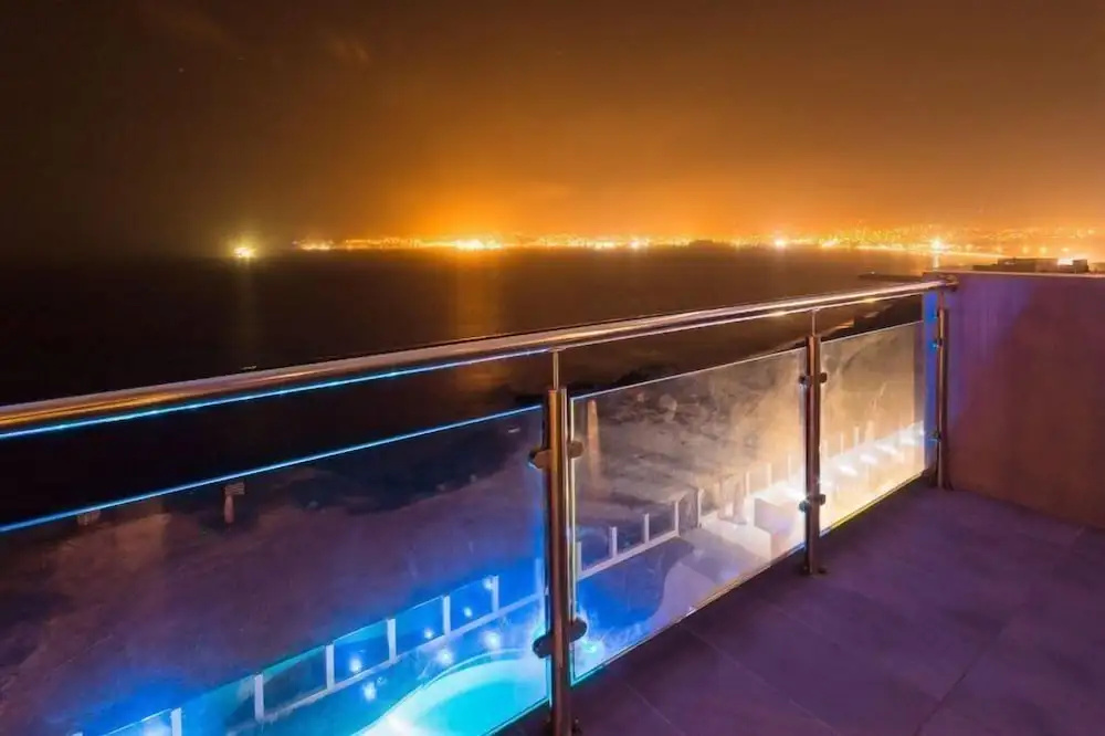 2 Bedrooms Premium Apartment with ocean view
